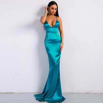 Ärmelloses Abendkleid mit V-Ausschnitt und Kleiner Schleppe | Ideal für Frühling und Sommer