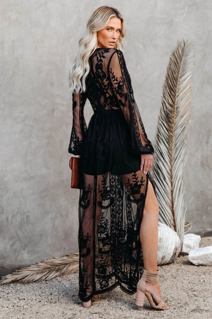 Weißes Spitzen-Maxi-Kleid mit Tiefem V-Ausschnitt und Beinschlitz | Ideal für den Sommer