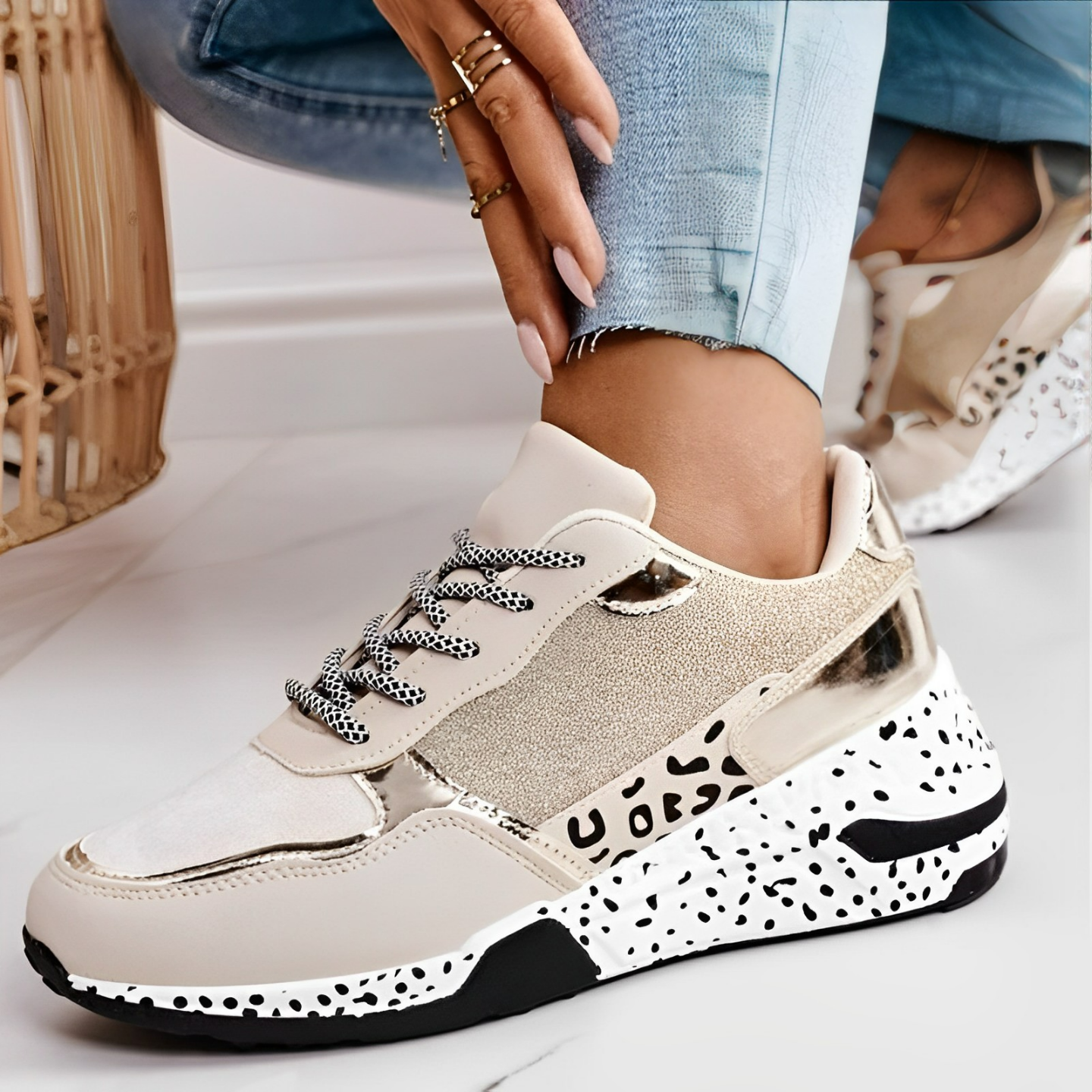 Leichte, atmungsaktive Sportschuhe mit gepolsterter Sohle