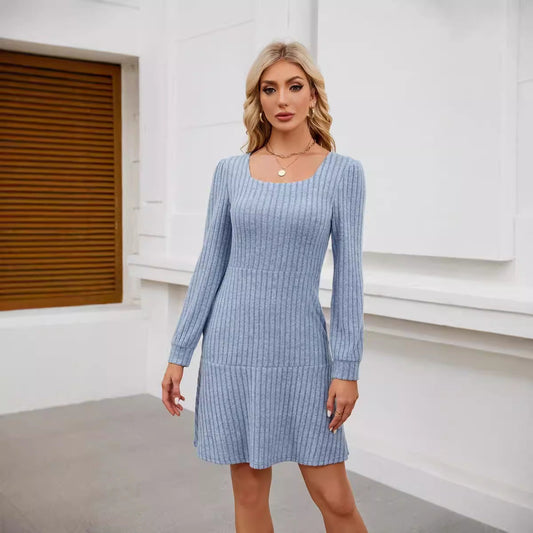 Kleid mit quadratischem Ausschnitt und Laternenärmeln sowie Taschen | Ideal für Frühling und Herbst