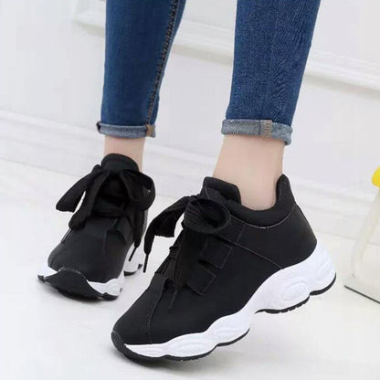 Damen-Laufschuhe in Weiß mit dicker Sohle und Leichtem Design | Ideal für den Herbst