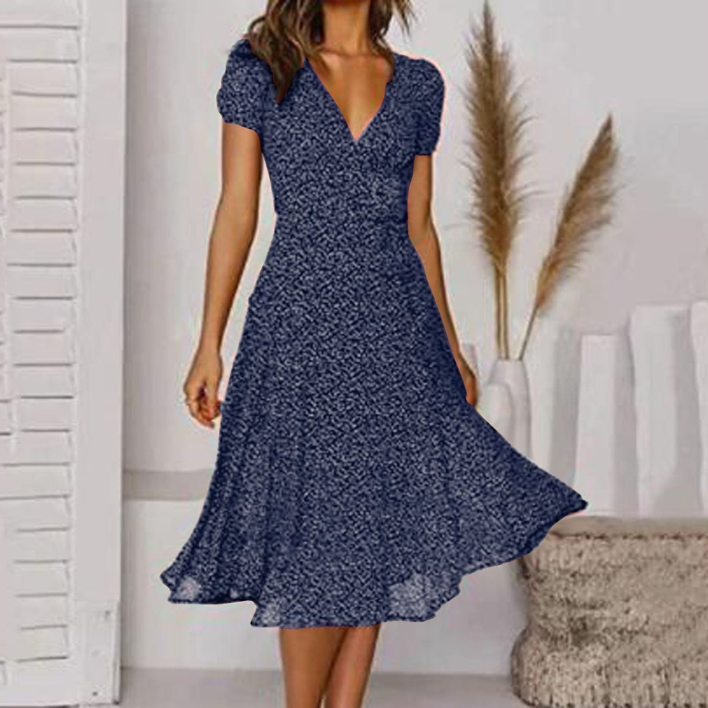 A-Linien-Kleid mit V-Ausschnitt und Fließendem Rock | Perfekt für Frühling & Sommer