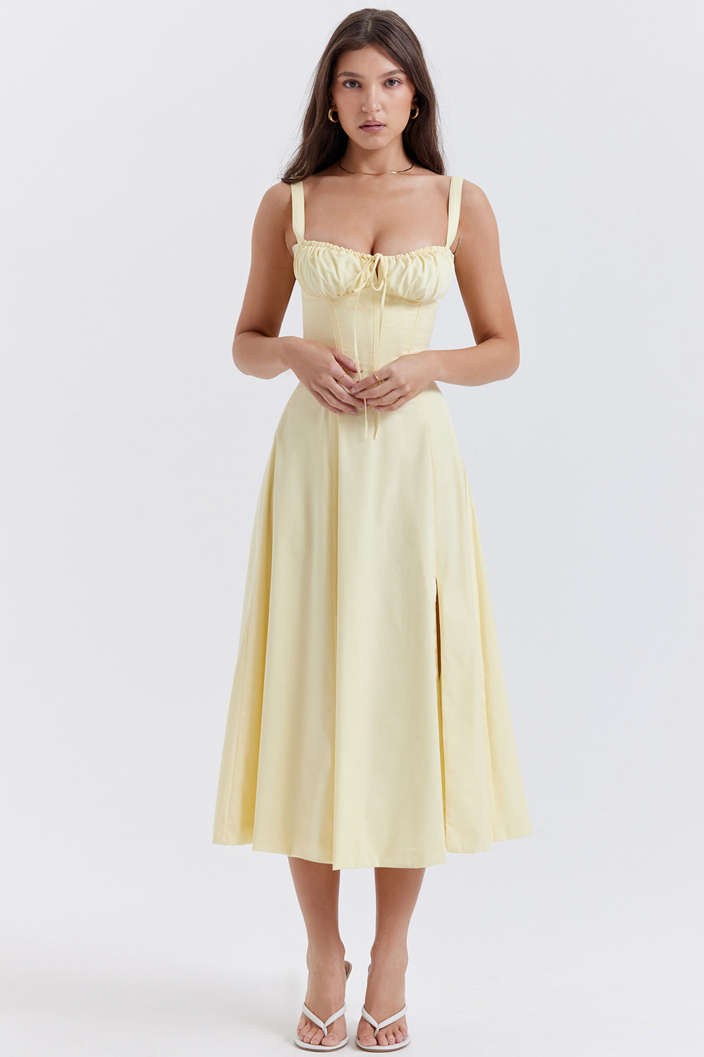Blumengemustertes Damenkleid mit Riemen I Ideal für Frühling und Sommer