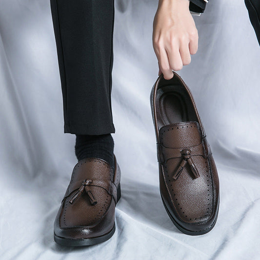 Herren Leder Fransen Slipper mit Rundem Zehenbereich und Slip-On Design | Ideal für Alle Jahreszeiten