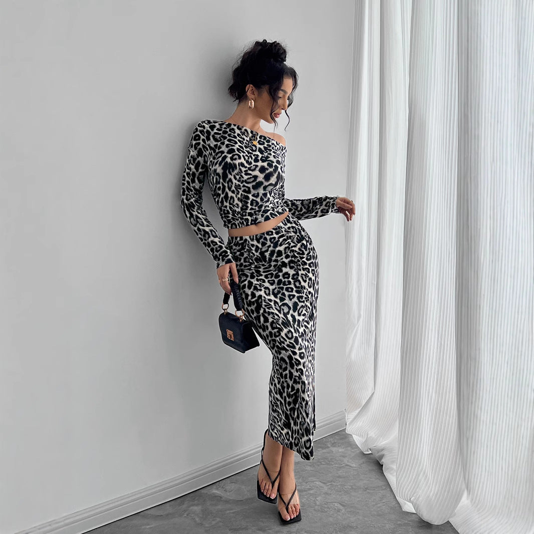 Zweiteiliges Set mit Leopardenmuster und Eng anliegendem Maxikleid | Ideal für Frühling und Sommer