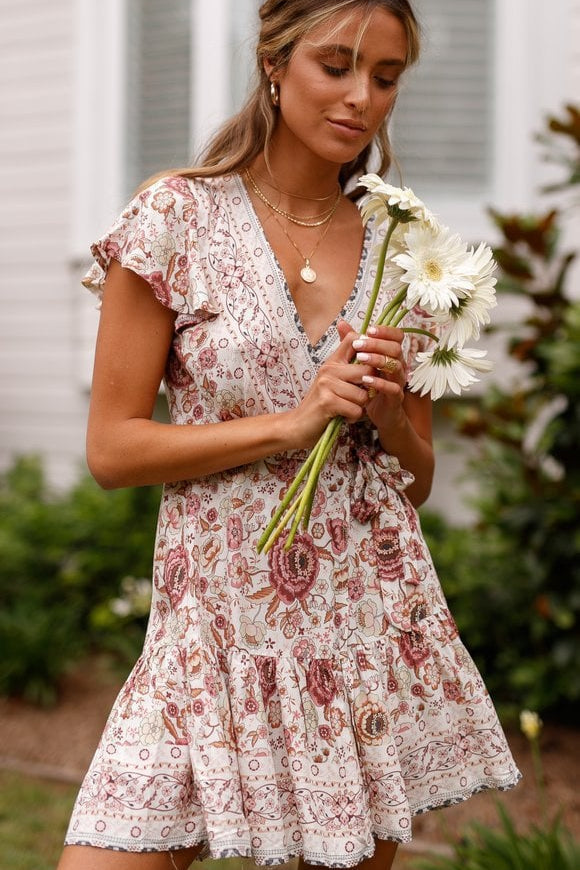 Bedrucktes V-Ausschnitt Kurzarm Kleid mit Hoher Taille und Unregelmäßigem Saum | Ideal für den Sommer