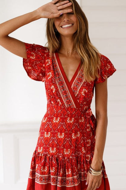 Bedrucktes V-Ausschnitt Kurzarm Kleid mit Hoher Taille und Unregelmäßigem Saum | Ideal für den Sommer