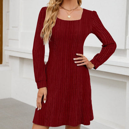 Kleid mit quadratischem Ausschnitt und Laternenärmeln sowie Taschen | Ideal für Frühling und Herbst