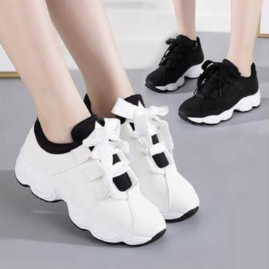Damen-Laufschuhe in Weiß mit dicker Sohle und Leichtem Design | Ideal für den Herbst
