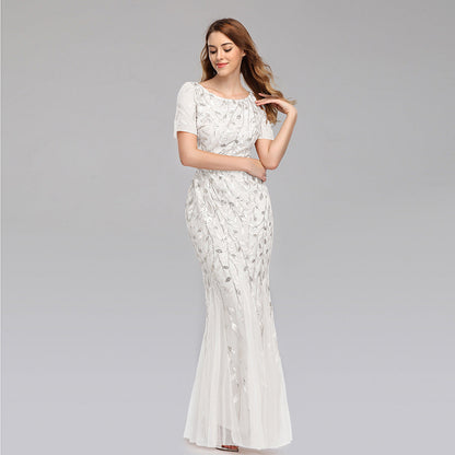 Bodenlanges Abendkleid mit Rundhalsausschnitt und Spitzenstickerei | Ideal für alle Jahreszeiten