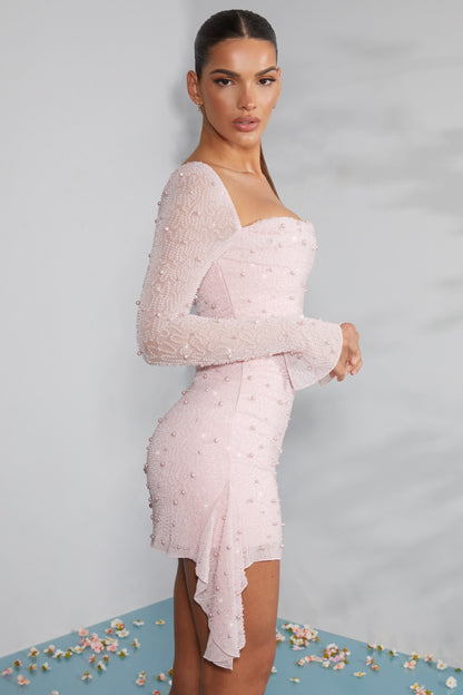 Perlenkleid mit langen Ärmeln und eleganten Details | Ideal für Abendveranstaltungen