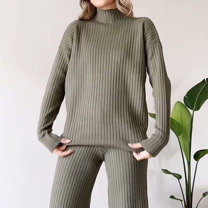 Rollkragen Stricktop mit Schlitz Design und Gerade Hose Set aus Polyester | Ideal für Herbst und Winter