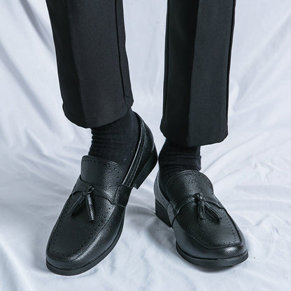 Herren Leder Fransen Slipper mit Rundem Zehenbereich und Slip-On Design | Ideal für Alle Jahreszeiten