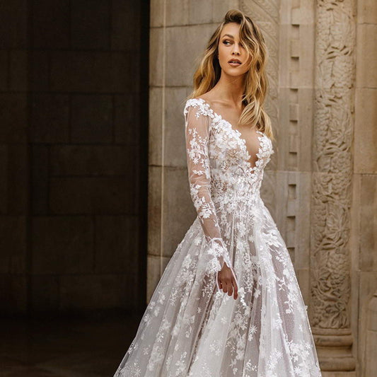 Weißes Spitzenkleid mit langen Ärmeln und mittlerer Taille für Hochzeiten | Ideal für Frühling und Herbst