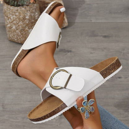 Flache Slip-On Hausschuhe mit Metallverzierung | Ideal für den Sommer