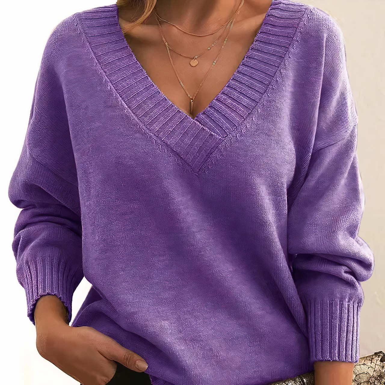 Weicher Strickpullover mit V-Ausschnitt