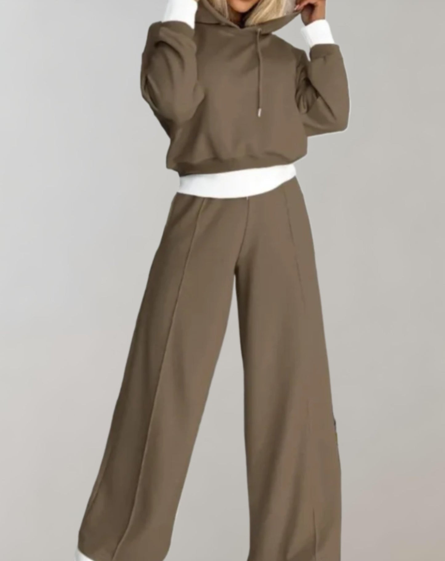 Elegantes Zweiteiler-Outfit mit figurbetonter Hose | Ideal für Frühling und Herbst