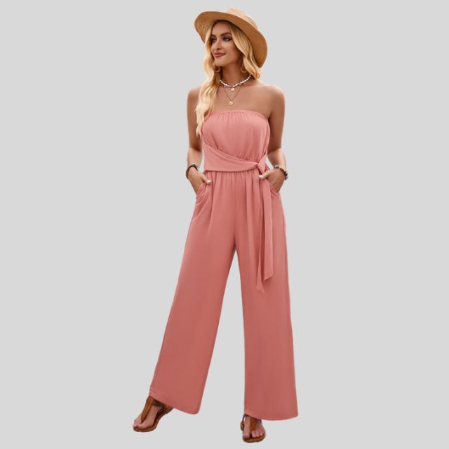 Schulterfreies Jumpsuit mit Taillenband und fließendem Stoff