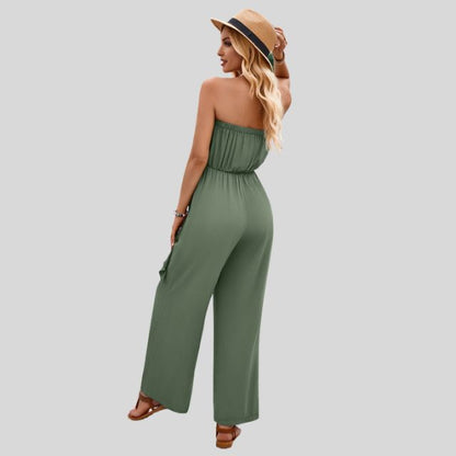 Schulterfreies Jumpsuit mit Taillenband und fließendem Stoff