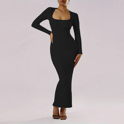 Kleid mit quadratischem Ausschnitt und langen Ärmeln | Ideal für Herbst und Winter