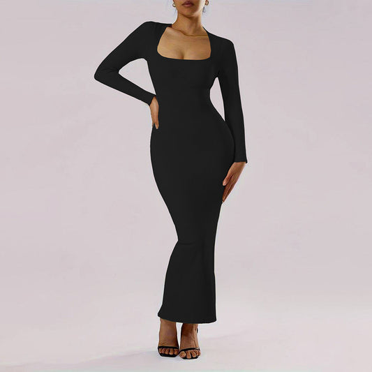 Kleid mit quadratischem Ausschnitt und langen Ärmeln | Ideal für Herbst und Winter