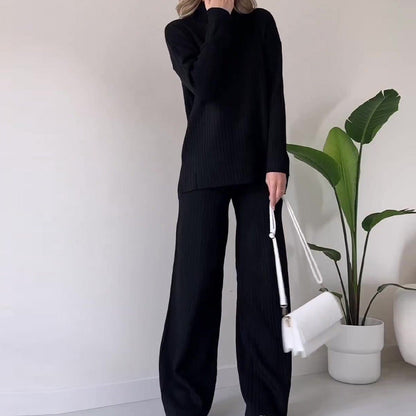 Rollkragen Stricktop mit Schlitz Design und Gerade Hose Set aus Polyester | Ideal für Herbst und Winter