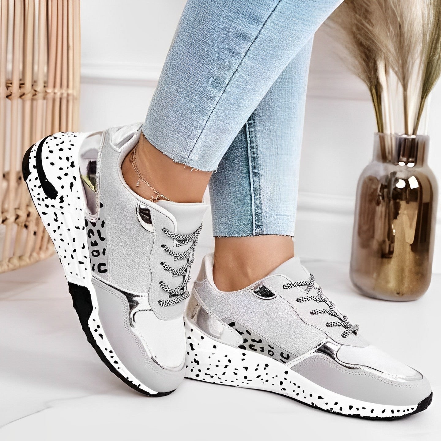 Leichte, atmungsaktive Sportschuhe mit gepolsterter Sohle