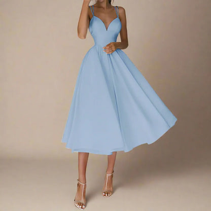 Ärmelloses V-Ausschnitt-Kleid mit zarten Trägern | Ideal für den Sommer