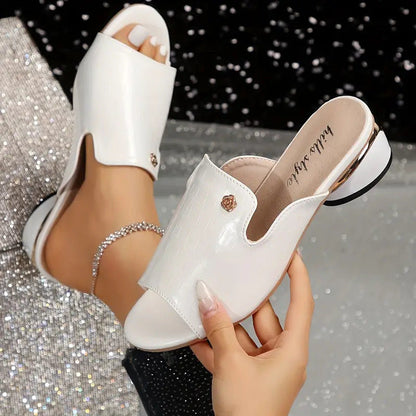Chunky Heel Sandalen aus Lackleder mit Offener Spitze | Ideal für den Sommer