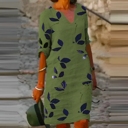 Sommerkleid mit Blattmuster und fließender Silhouette | Ideal für den Sommer